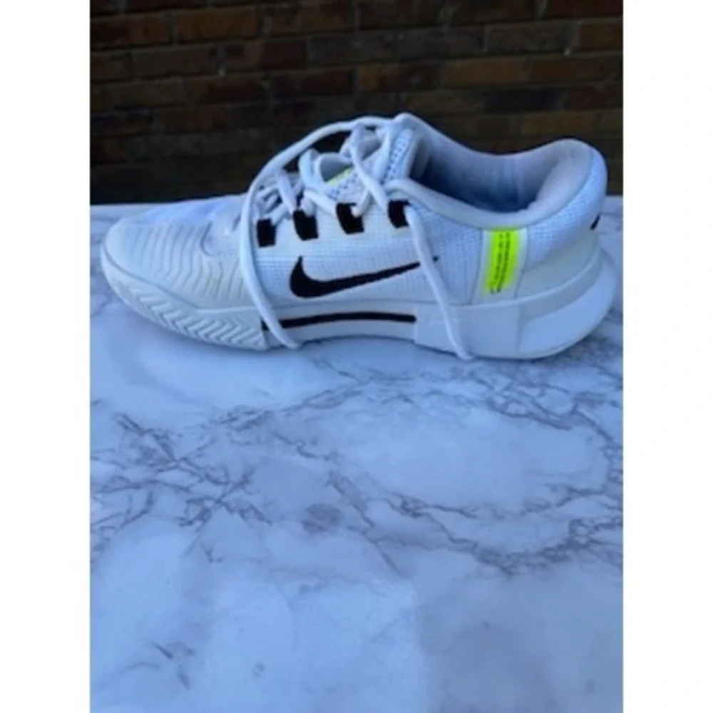 Nike Court Air Zoom‎ Lite Tennis Shoes White Black Womens Size 8 Sneakers